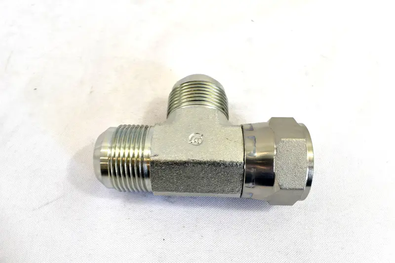 Ingersoll Rand Swivel Tee Replacement - 95937843 1