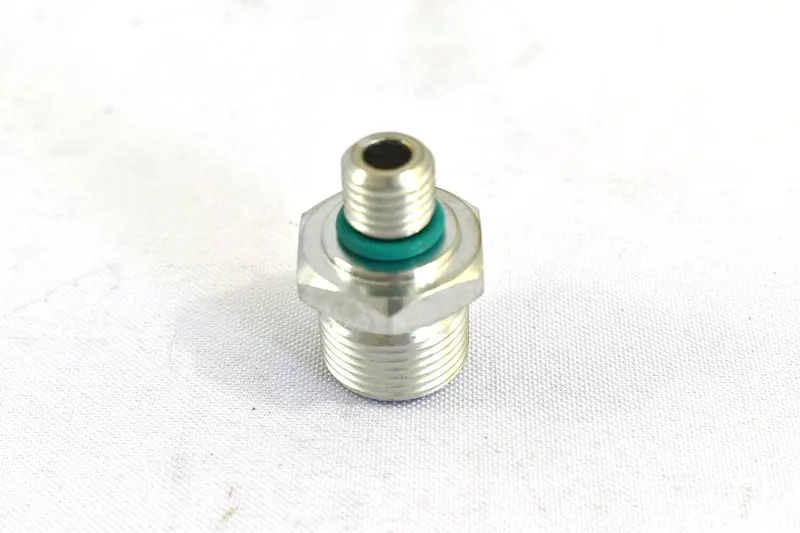 Sullair Fitting Replacement - 88290015-673 1